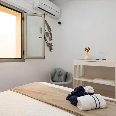 Cas Carboner House By Bebreeze